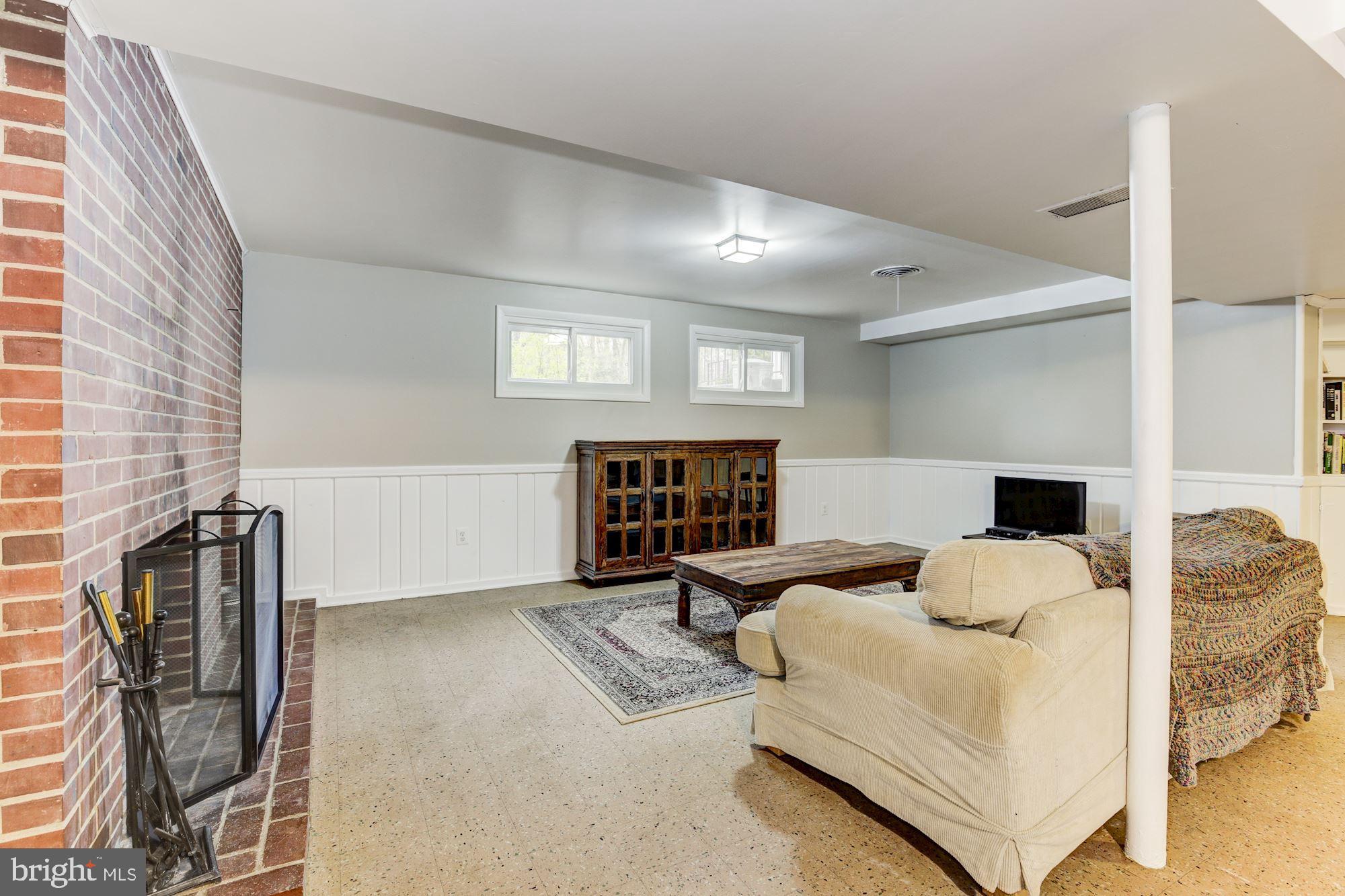 6909 Fort Hunt Road Alexandria, VA 22307 - Photo 10 of 12 Gallery Image 10