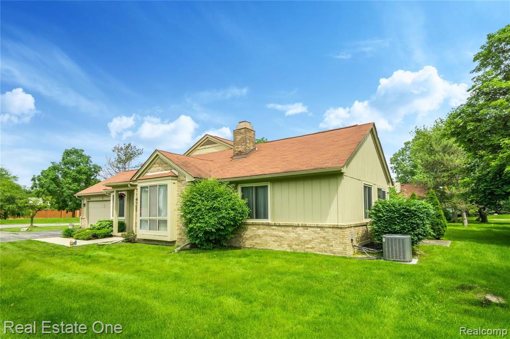27860 Evergreen Road Lathrup Village, MI 48076 - Photo 2 of 18