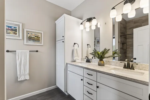 $395,000 | 26042 24th Street West, Zimmerman, MN 55398