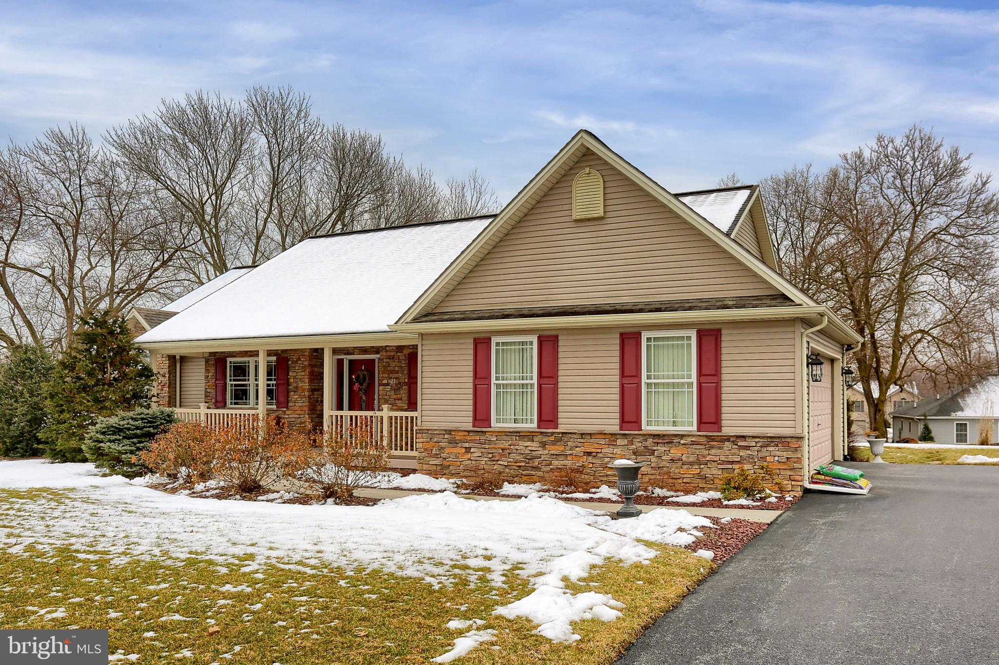 23 Orion Road Boiling Springs, PA 17007 - Photo 2 of 36 Gallery Image 2