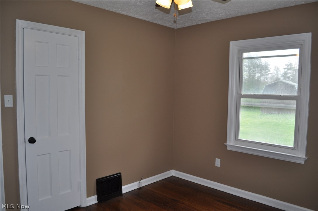 2471 Pickle Road Akron, OH 44312 - Photo 16 of 29