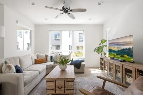 $1,275,000 | 5606 East Alloway Court, Los Angeles, CA 90042