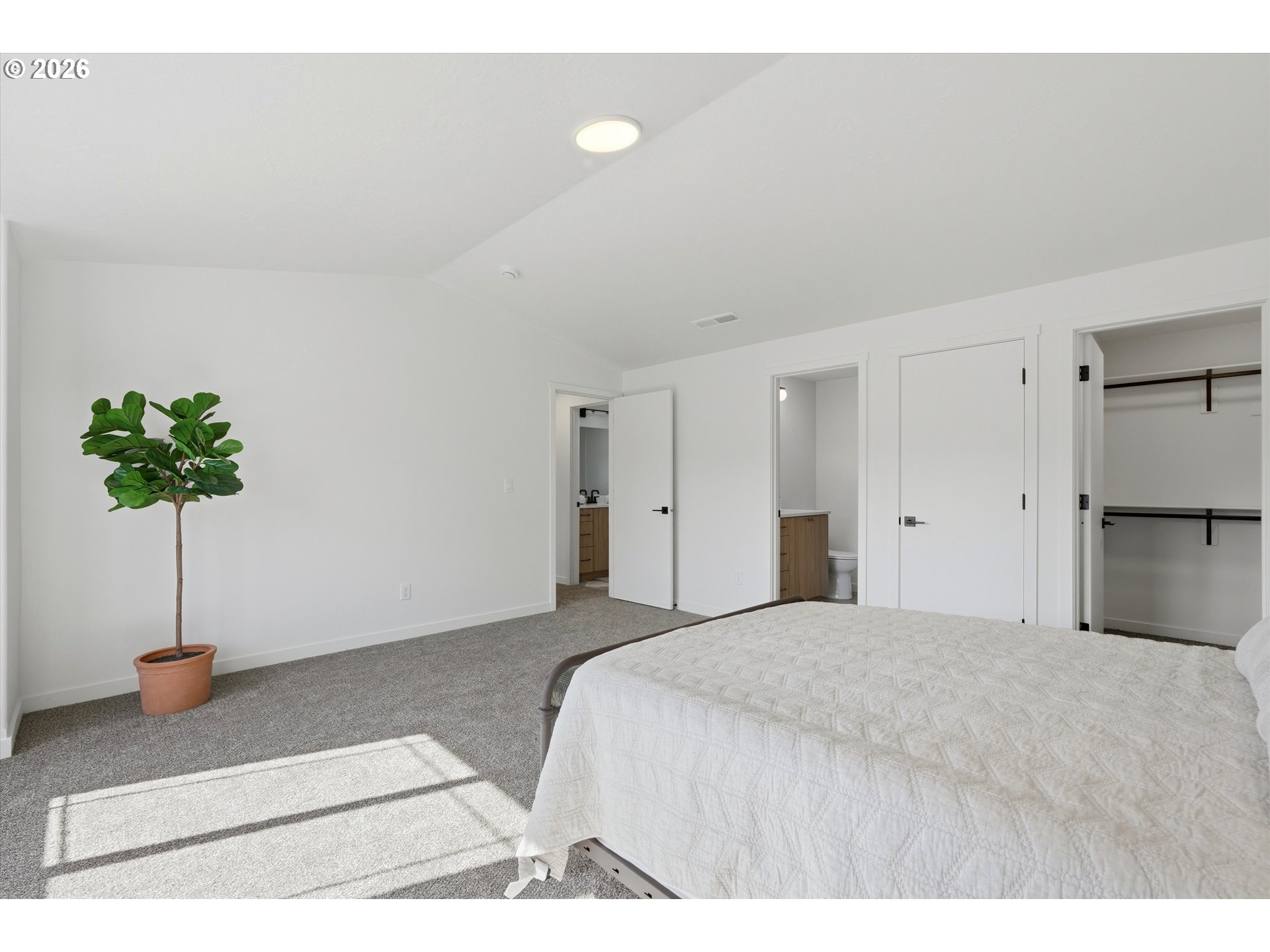 9827 North Ivanhoe Street Portland, OR 97203 - Photo 12 of 27