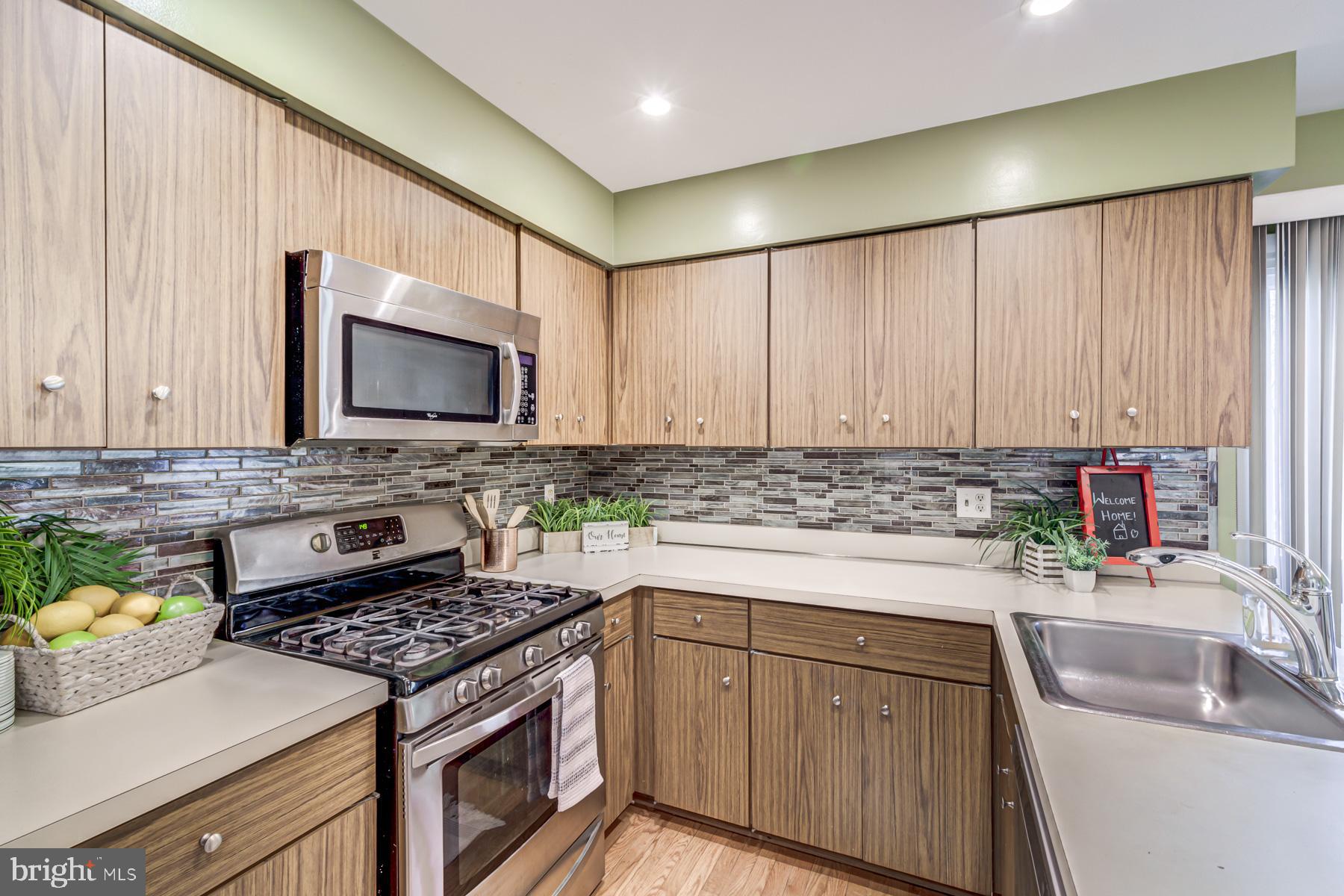 9073 Blarney Stone Drive Springfield, VA 22152 - Photo 2 of 47