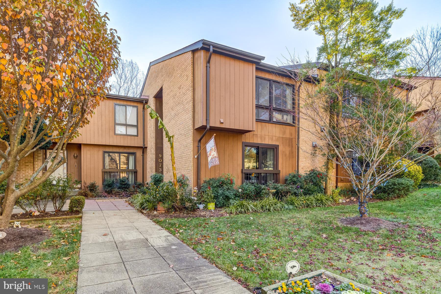 9073 Blarney Stone Drive Springfield, VA 22152 - Photo 6 of 47