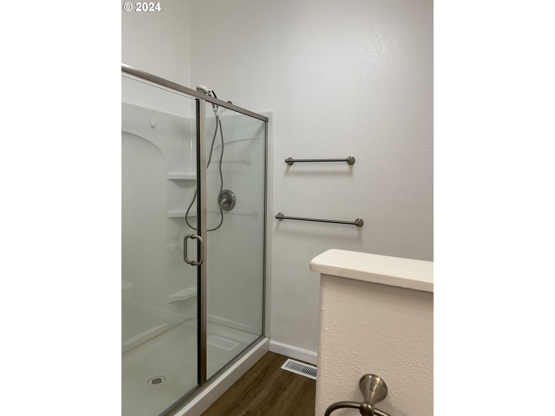 853 Munsel Creek Loop Florence, OR 97439 - Photo 29 of 44 a bathroom with a shower