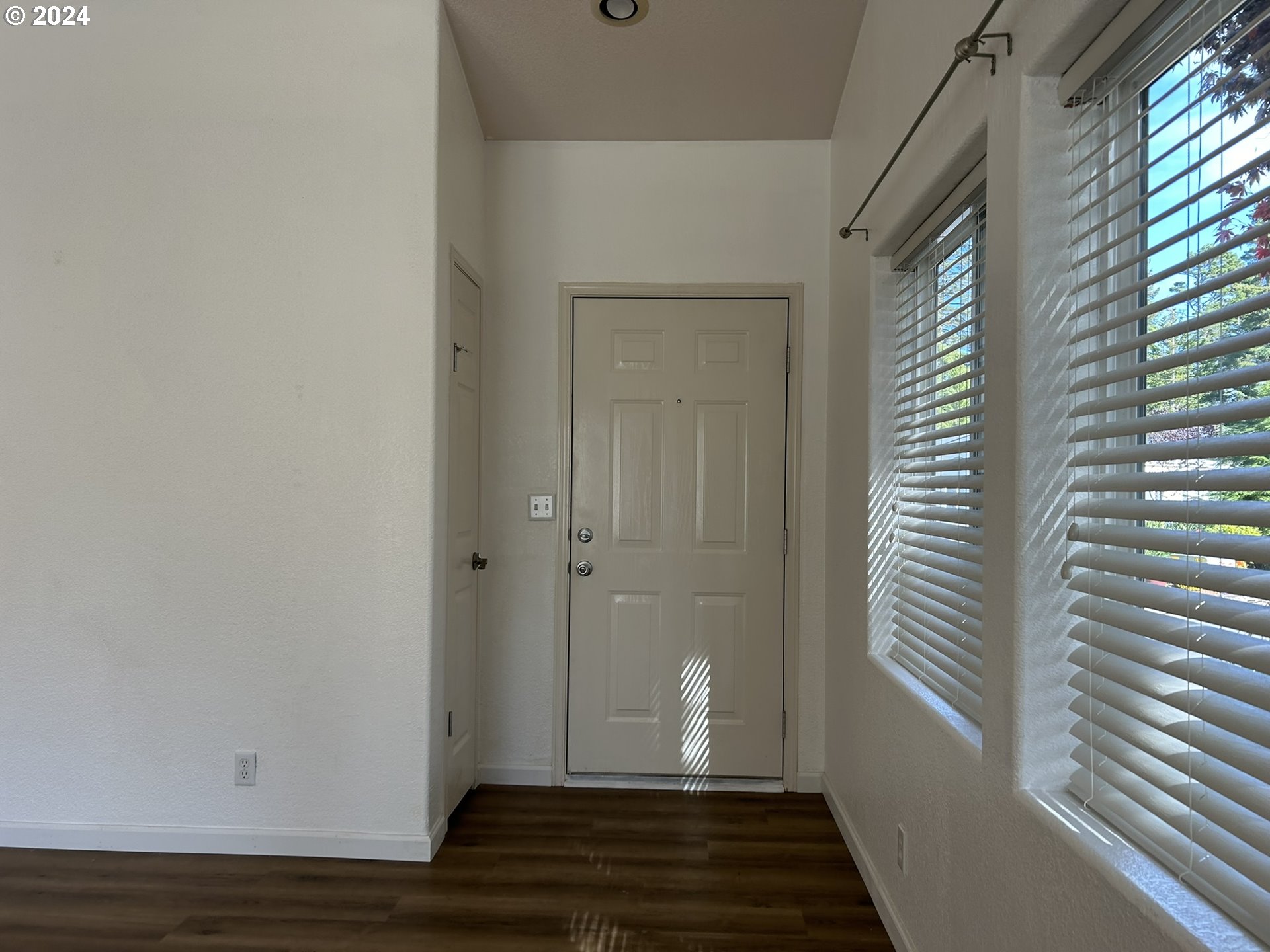 853 Munsel Creek Loop Florence, OR 97439 - Photo 6 of 44 a view of wooden floor