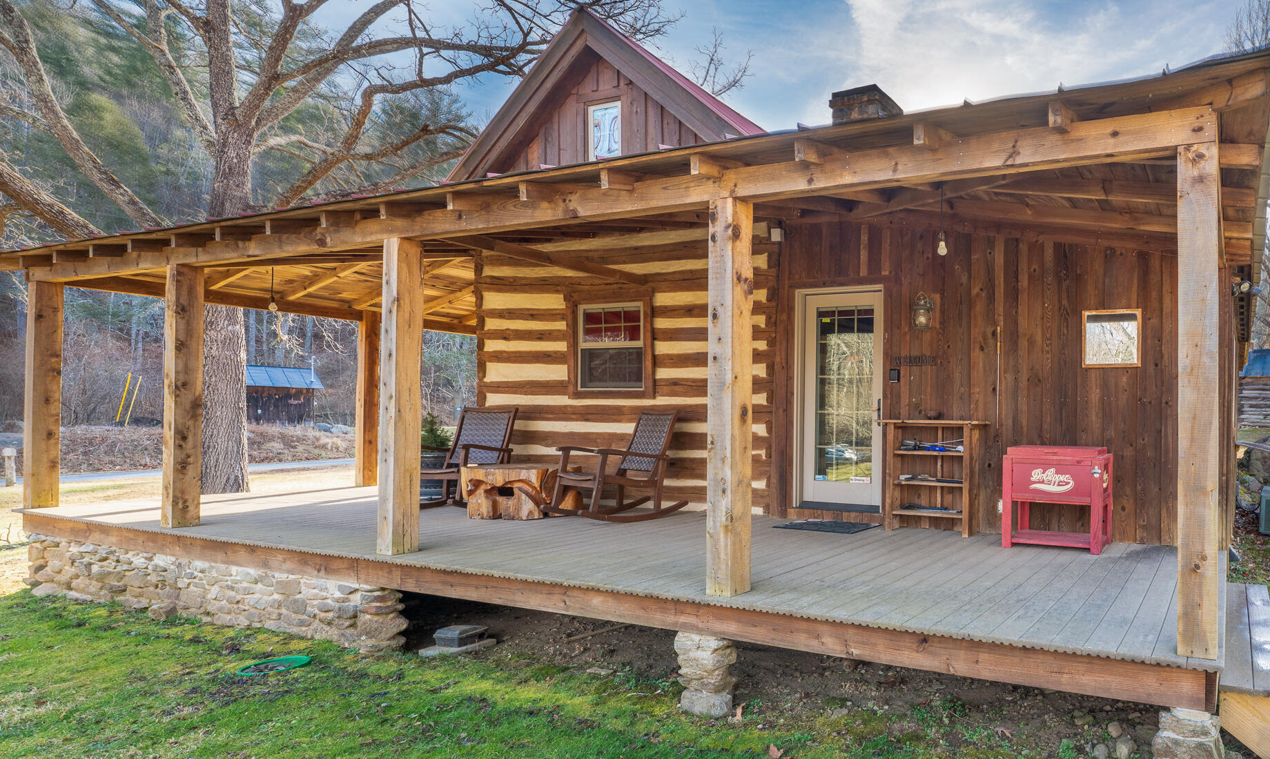 6102 Jennings Creek Road Buchanan, VA 24066 - Photo 13 of 79 a front view of a house with a porch