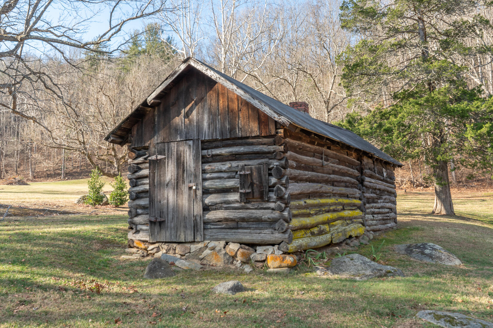 6102 Jennings Creek Road Buchanan, VA 24066 - Photo 65 of 79 a view of a house with a yard