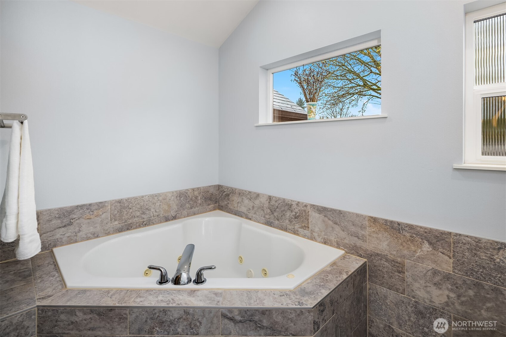 3010 Northeast 55th Street Seattle, WA 98105 - Photo 15 of 30