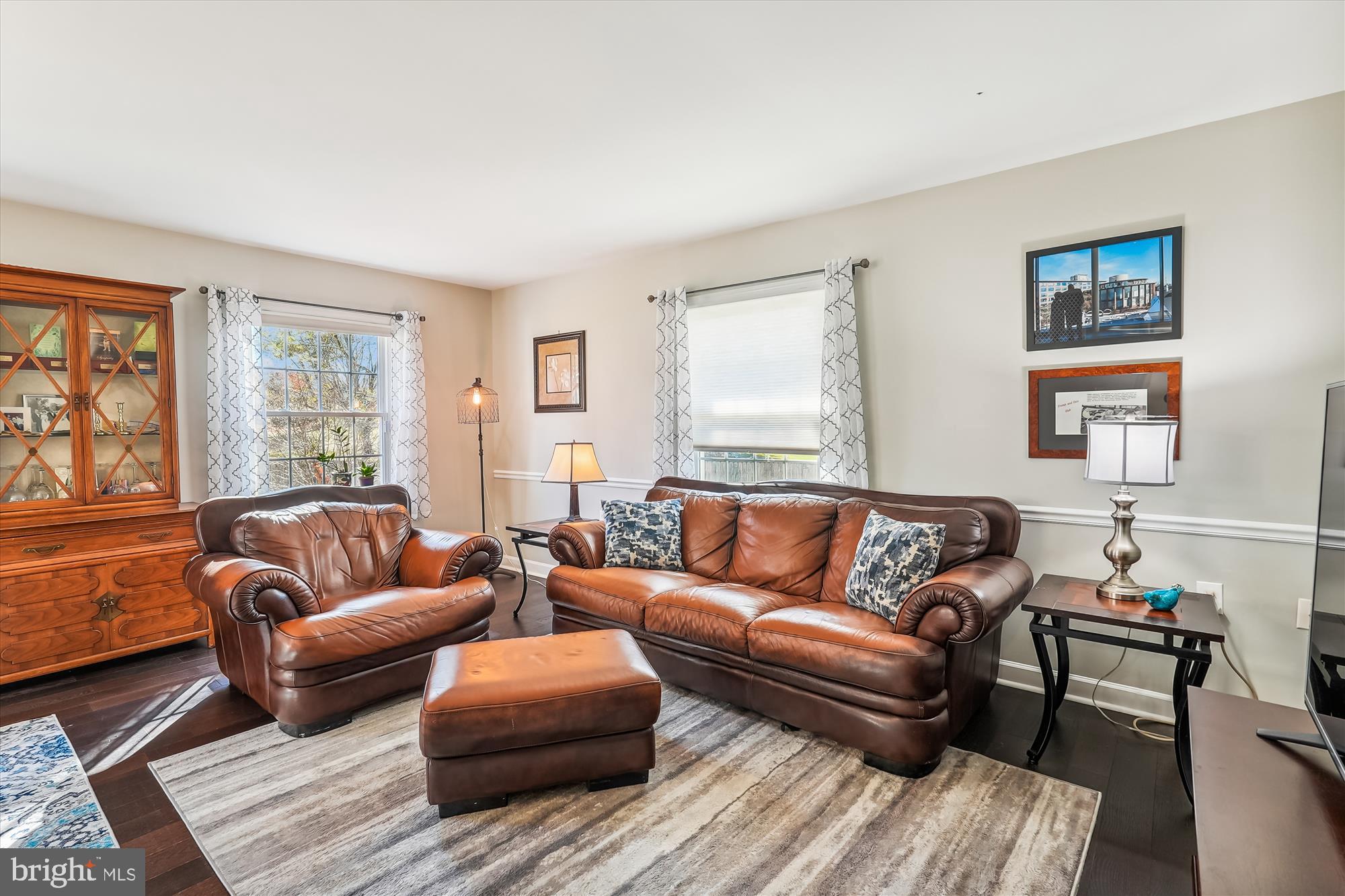 203 Orchard Circle Hamilton, VA 20158 - Photo 12 of 41 Living room