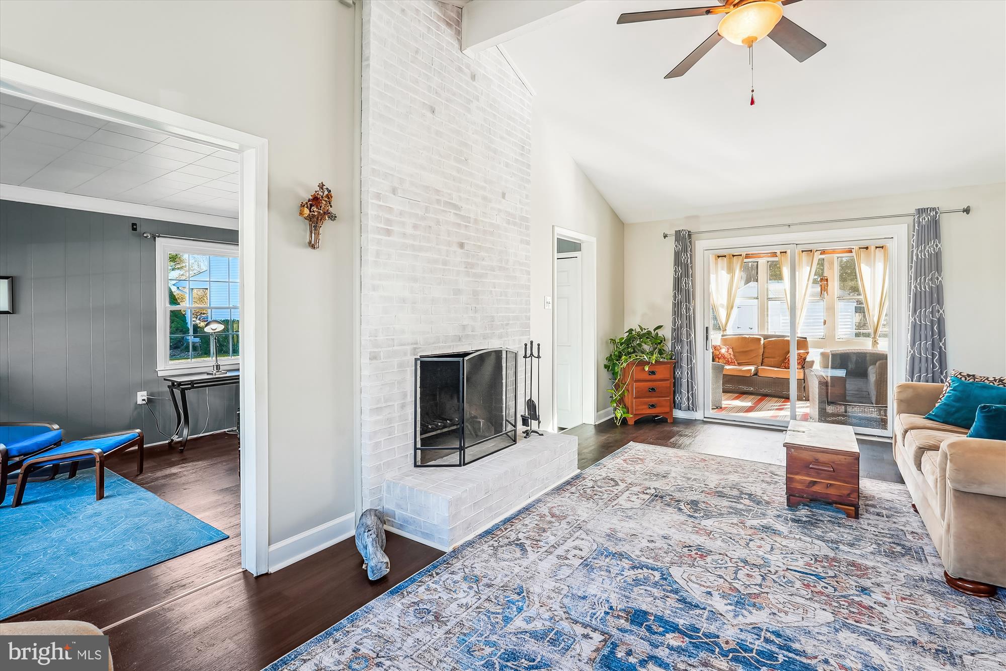 203 Orchard Circle Hamilton, VA 20158 - Photo 28 of 41 Family room