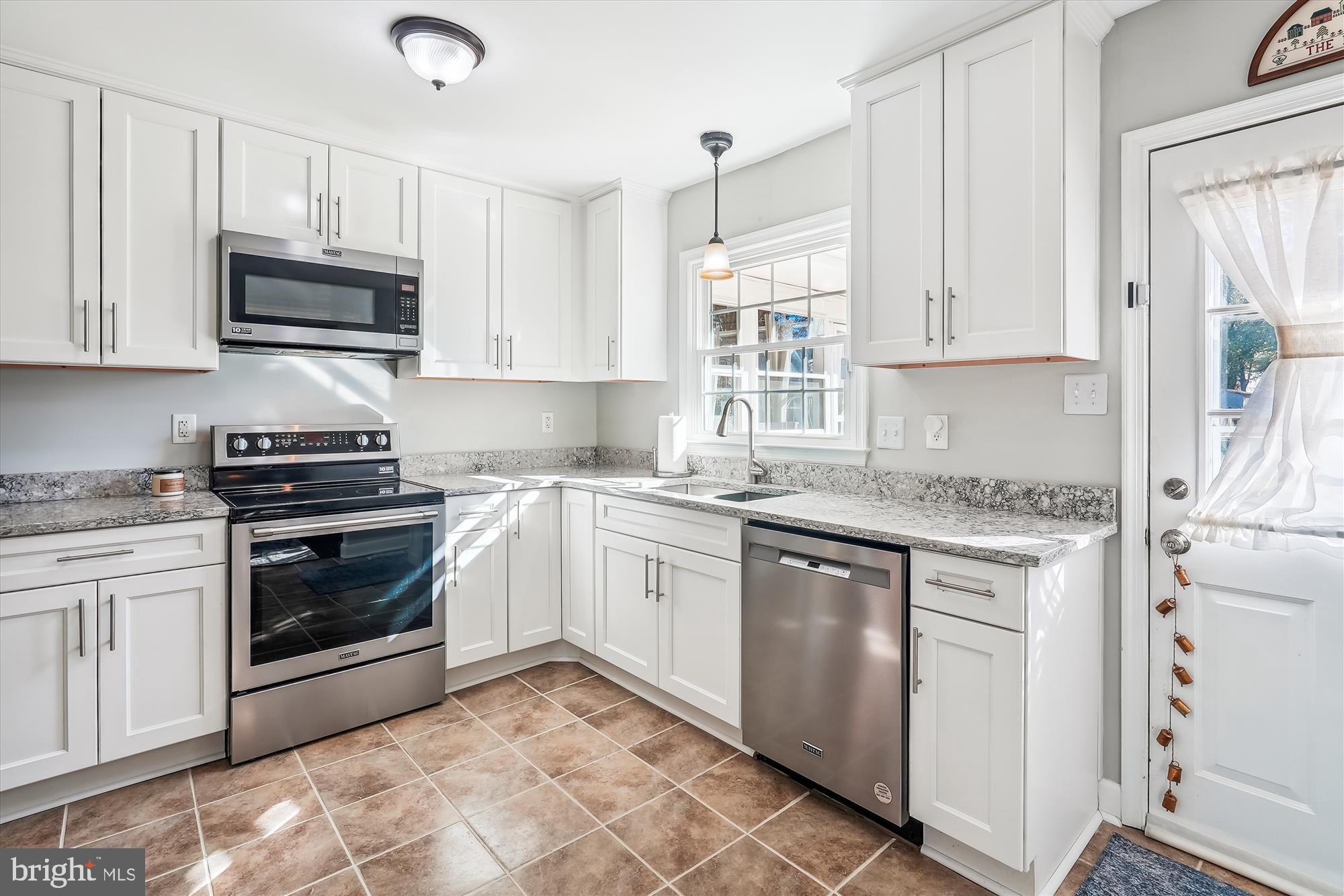 203 Orchard Circle Hamilton, VA 20158 - Photo 6 of 41