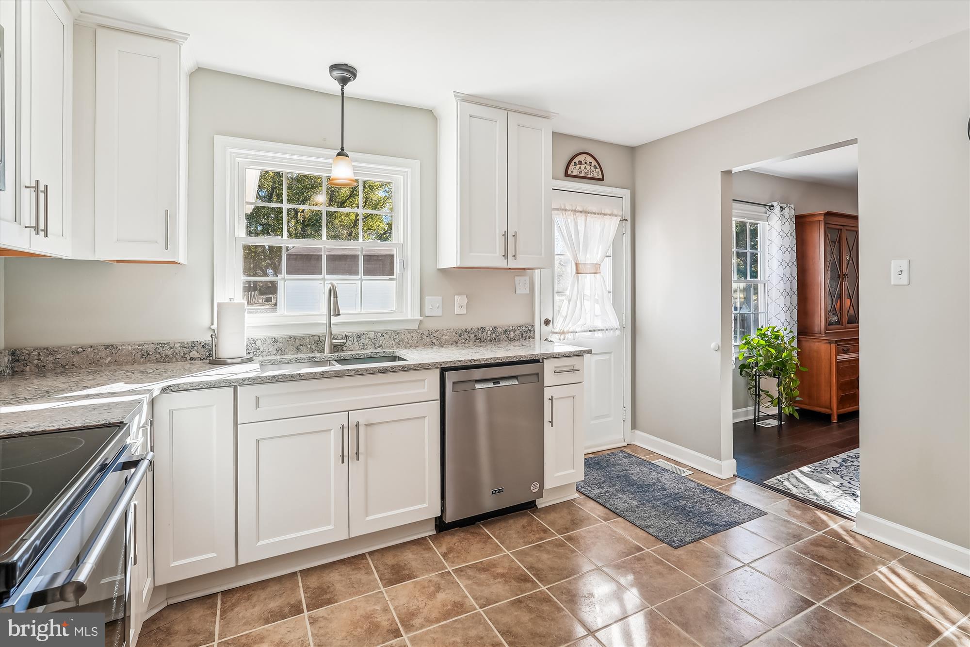 203 Orchard Circle Hamilton, VA 20158 - Photo 8 of 41 Door from kitchen to deck and patio