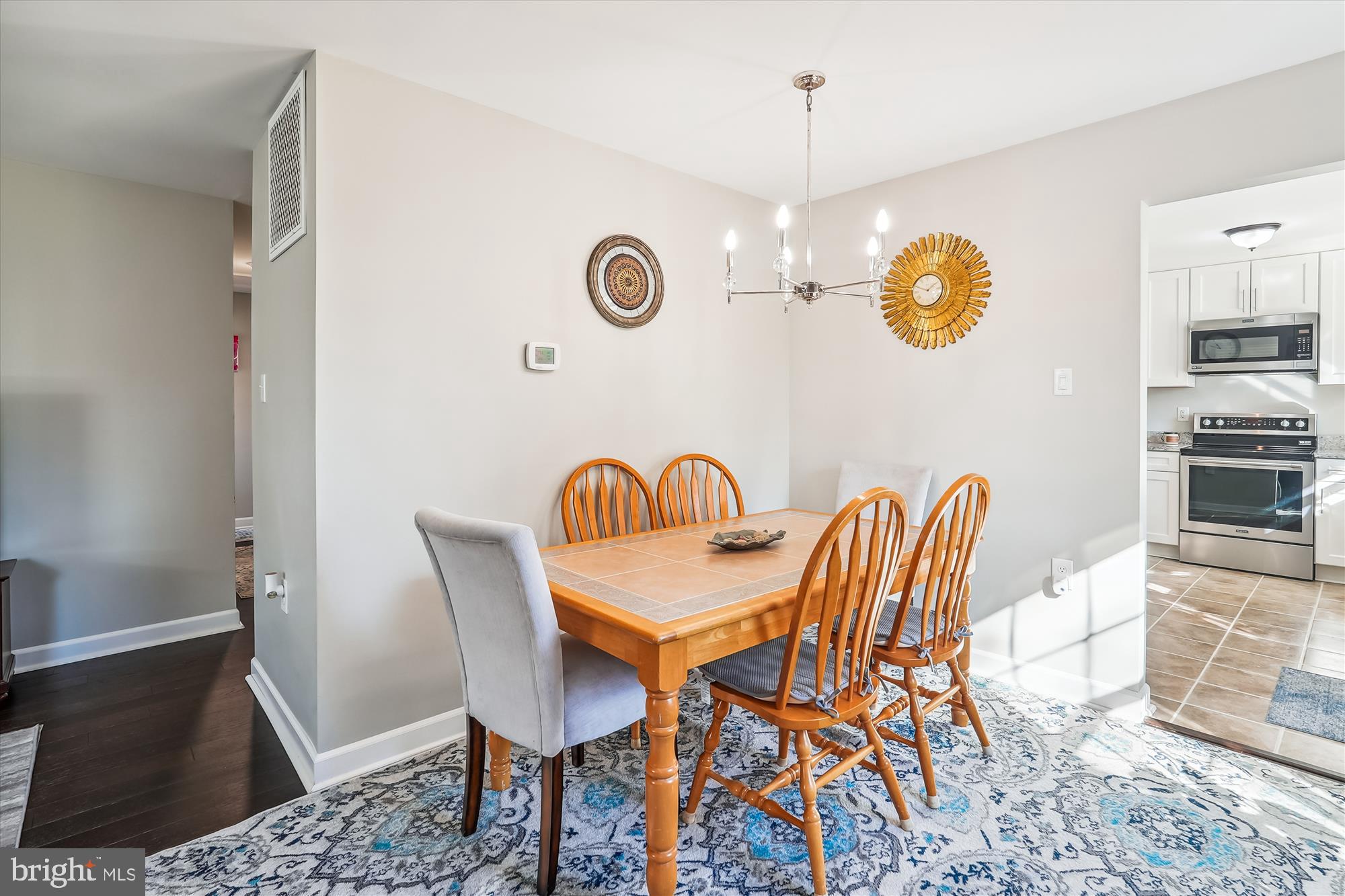 203 Orchard Circle Hamilton, VA 20158 - Photo 9 of 41 Dining room