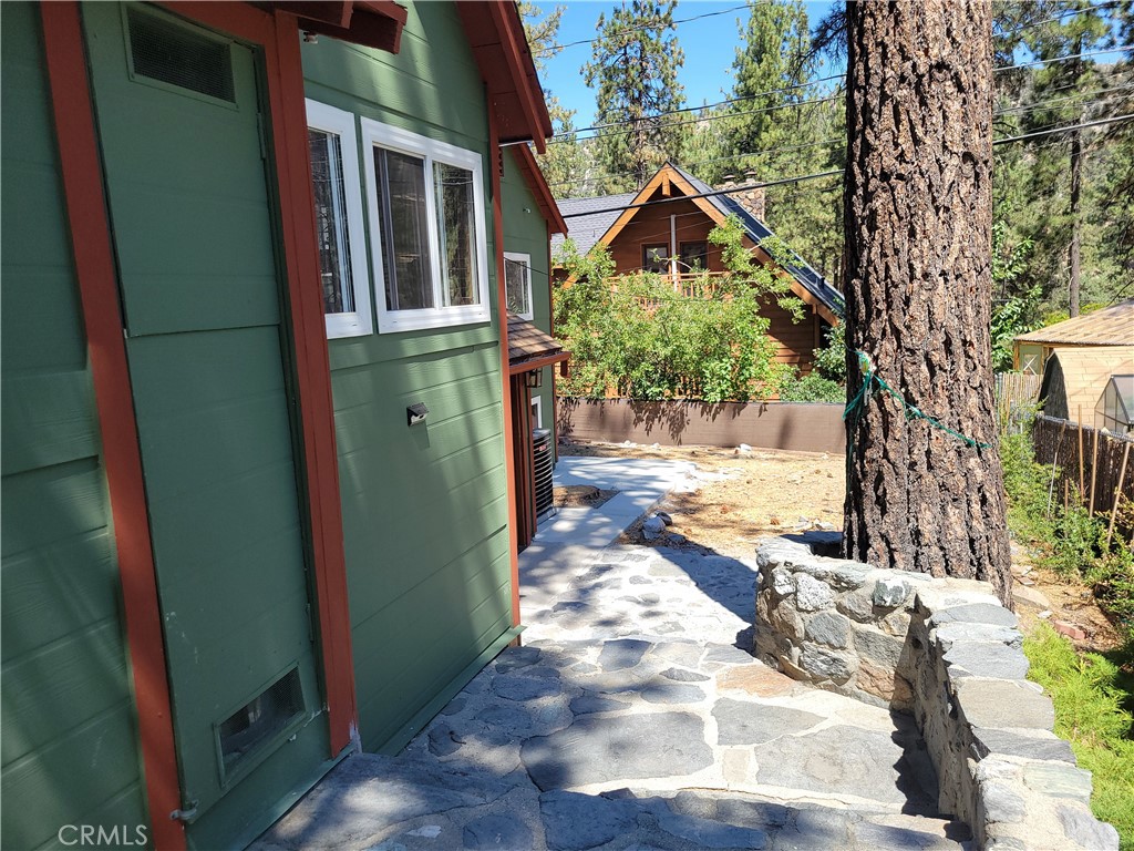 1116 Lark Road Wrightwood, CA 92397 - Photo 11 of 46 a view of an entryway of the house