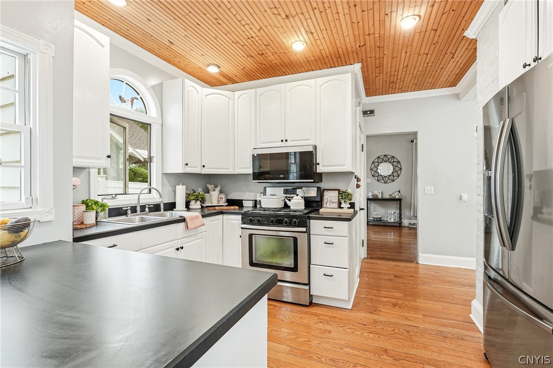 1402 North Madison Street Rome, NY 13440 - Photo 11 of 37