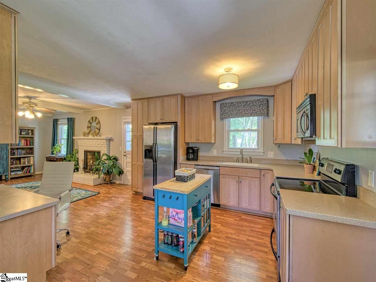 202 McAlister Road Easley, SC 29642 - Photo 4 of 34 Gallery Image 4