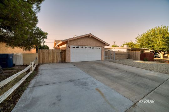 324 West Ward Avenue Ridgecrest, CA 93555 - Photo 26 of 32 a view of backyard of house