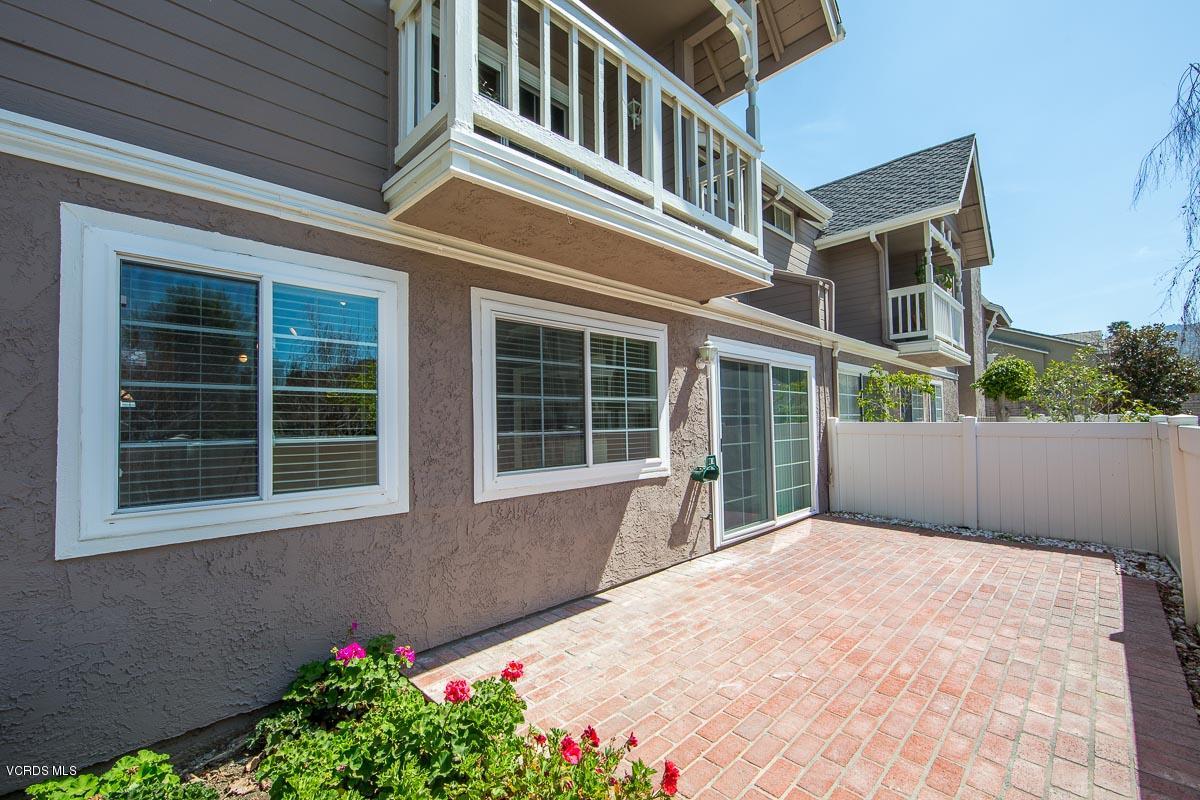 1854 Rory Lane, Unit 3 Simi Valley, CA 93063 - Photo 29 of 29 a front view of a building