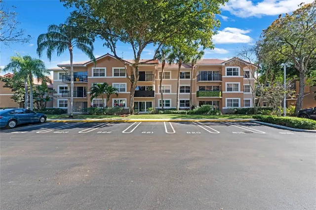 $1,800 | 8801 Wiles Road, Unit 304, Coral Springs, FL 33067