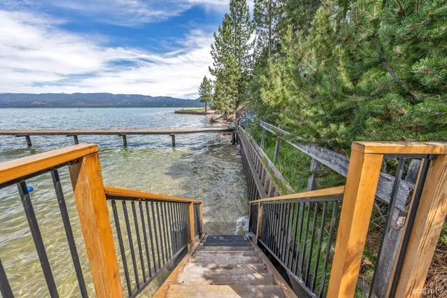 $1,749,999 | 761 Lakeview Avenue, South Lake Tahoe, CA 96150