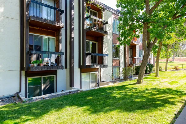 $228,500 | 3150 Lakeside Drive, Unit 208, Grand Junction, CO 81506