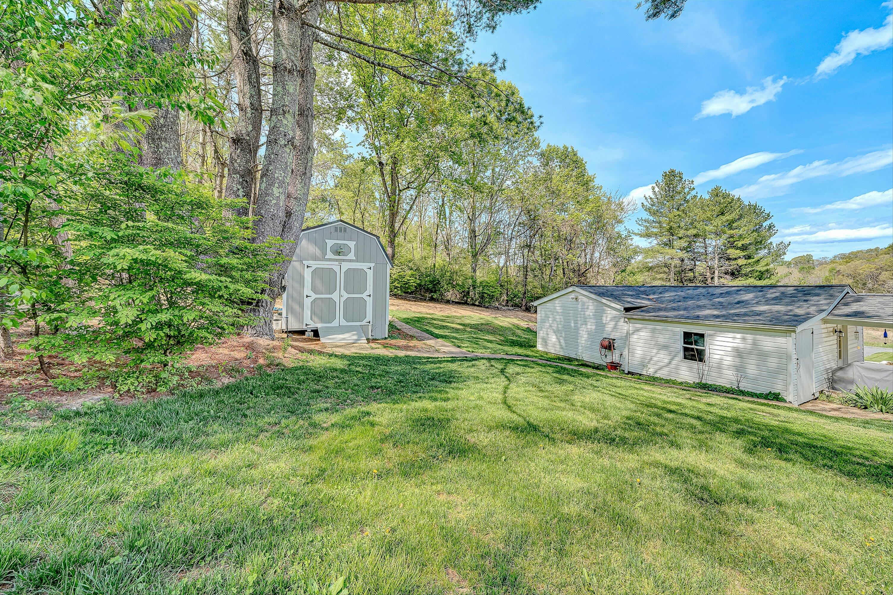 3994 Springwood Road Fincastle, VA 24090 - Photo 44 of 58 44-VM-02079