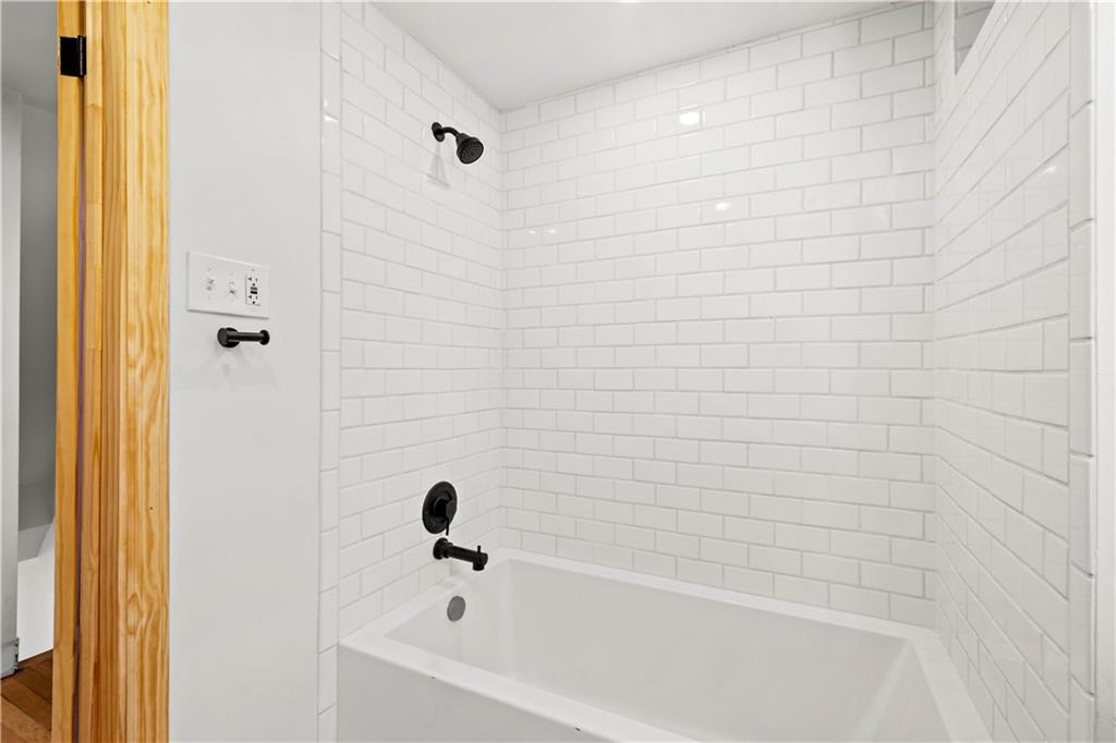 140 Cochran Road Pittsburgh, PA 15228 - Photo 17 of 25 Gallery Image 17