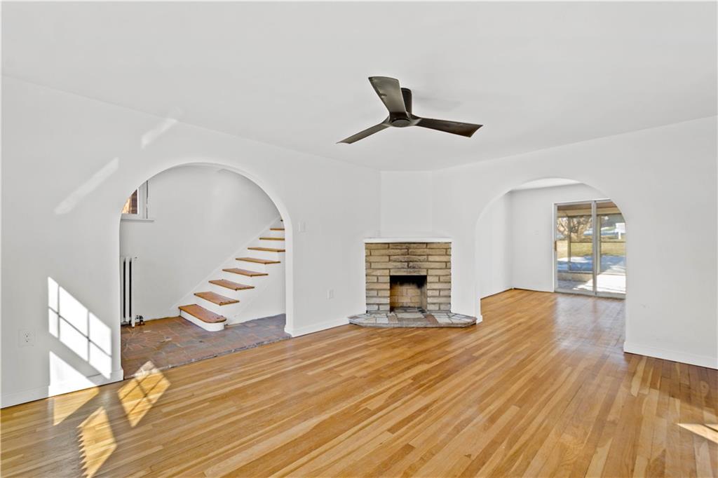 140 Cochran Road Pittsburgh, PA 15228 - Photo 3 of 25 Gallery Image 3