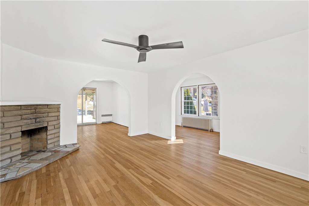 140 Cochran Road Pittsburgh, PA 15228 - Photo 4 of 25 Gallery Image 4
