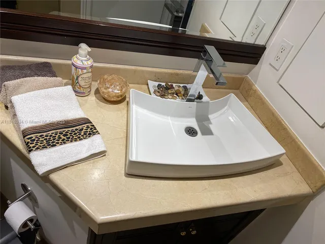 $339,000 | 10 B Oeste 28-154a, Unit 201, Arlington, FL 76004