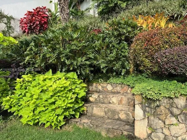 $339,000 | 10 B Oeste 28-154a, Unit 201, Arlington, FL 76004