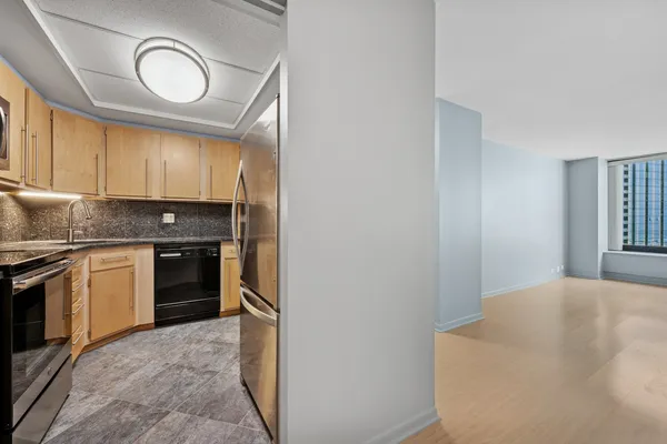 $339,000 | 155 North Harbor Drive, Unit 2605, Chicago, IL 60601