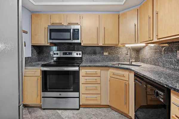 $339,000 | 155 North Harbor Drive, Unit 2605, Chicago, IL 60601