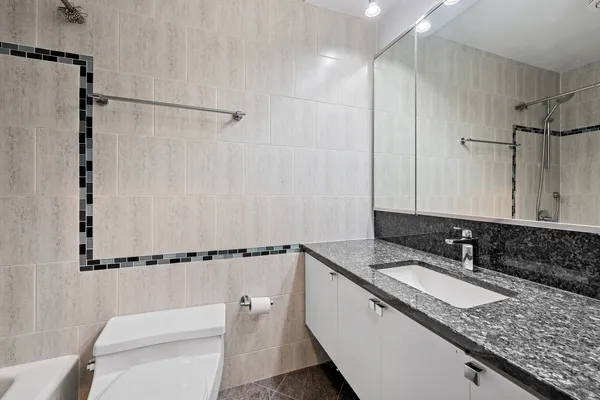 $339,000 | 155 North Harbor Drive, Unit 2605, Chicago, IL 60601