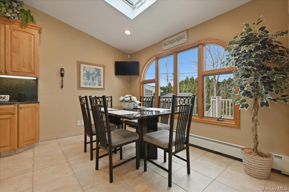 19 Keswick Lane Plainview, NY 11803 - Photo 16 of 50