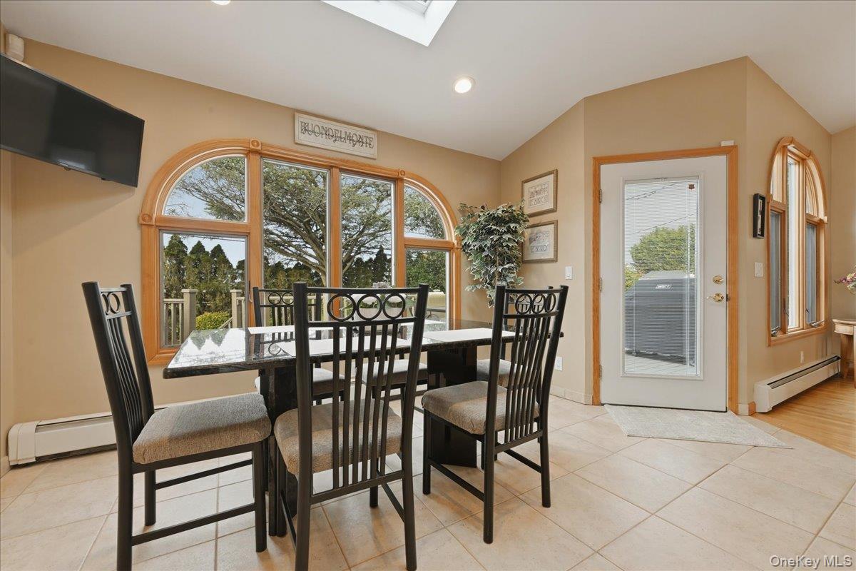 19 Keswick Lane Plainview, NY 11803 - Photo 17 of 50