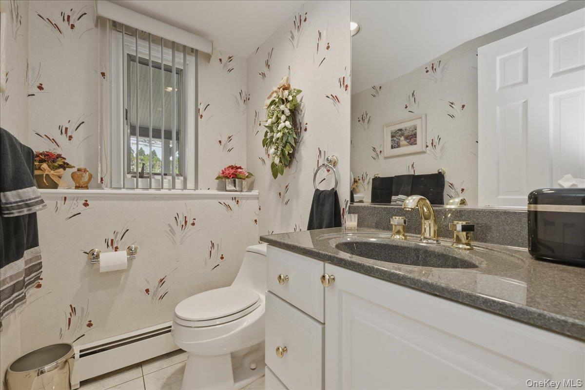 19 Keswick Lane Plainview, NY 11803 - Photo 25 of 50