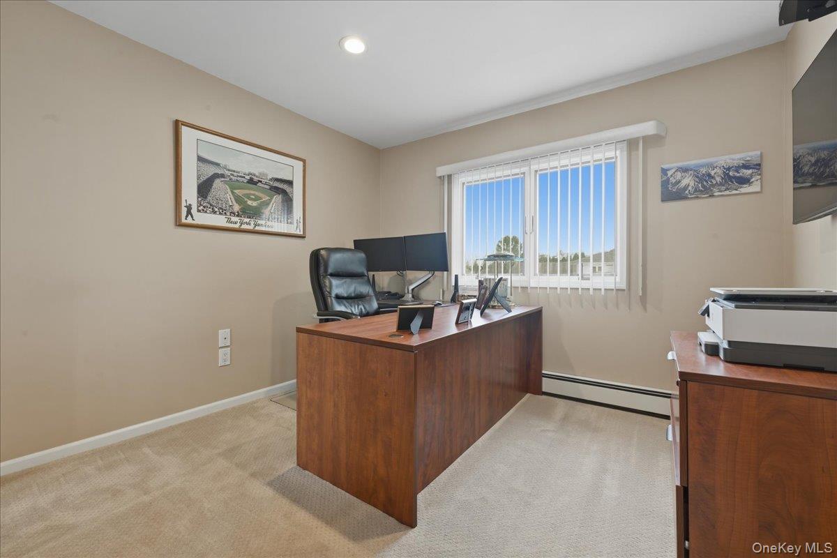 19 Keswick Lane Plainview, NY 11803 - Photo 29 of 50