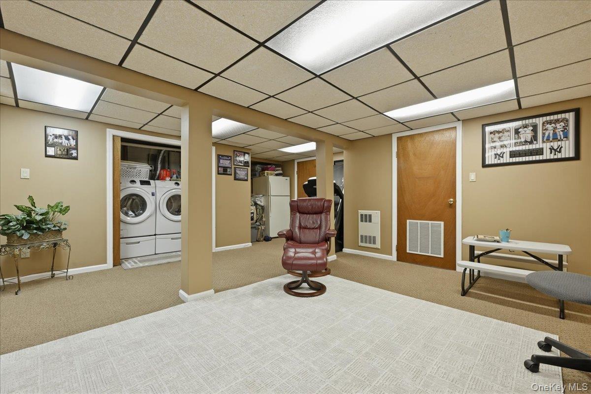 19 Keswick Lane Plainview, NY 11803 - Photo 34 of 50