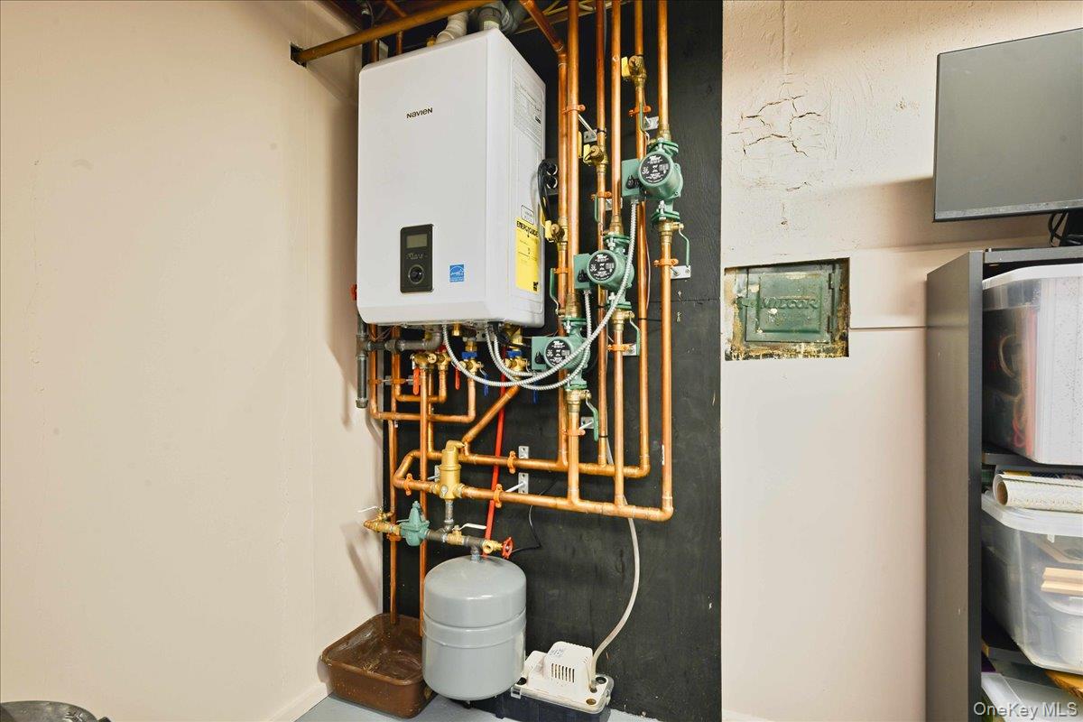 19 Keswick Lane Plainview, NY 11803 - Photo 36 of 50 Navien Gas burner/heater/hot water