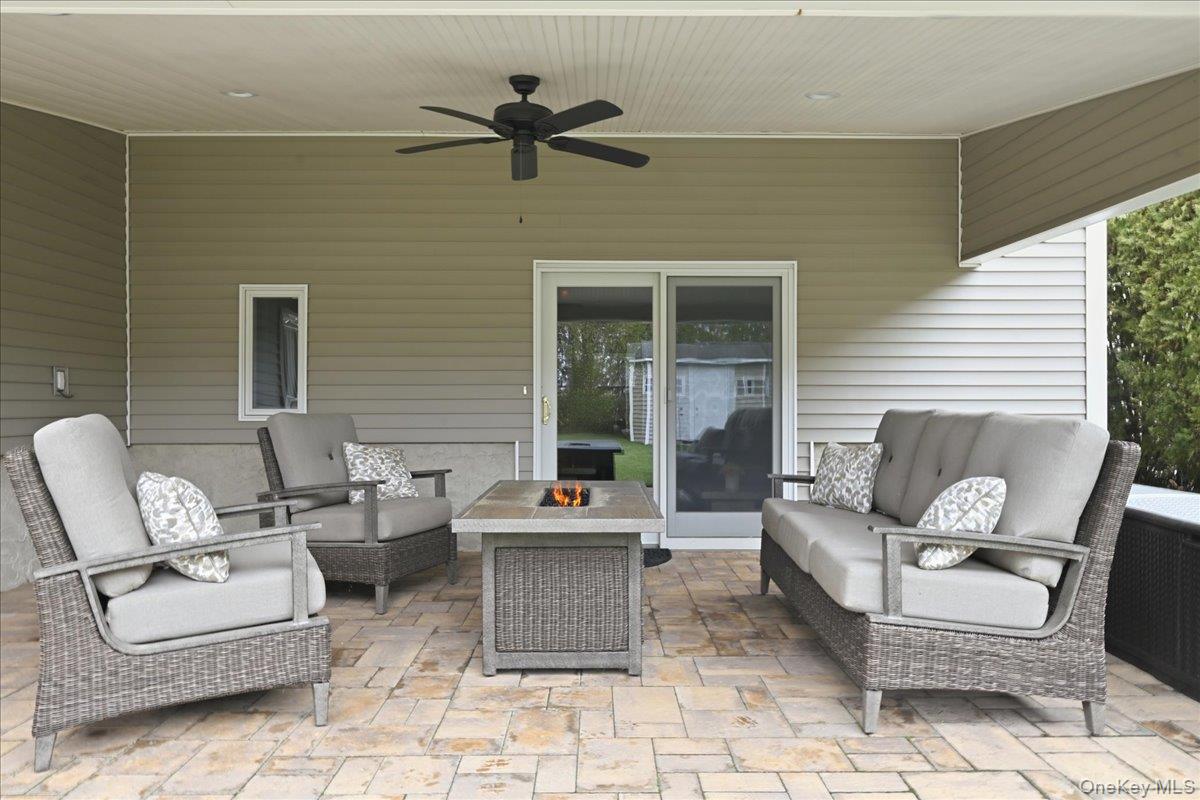 19 Keswick Lane Plainview, NY 11803 - Photo 38 of 50