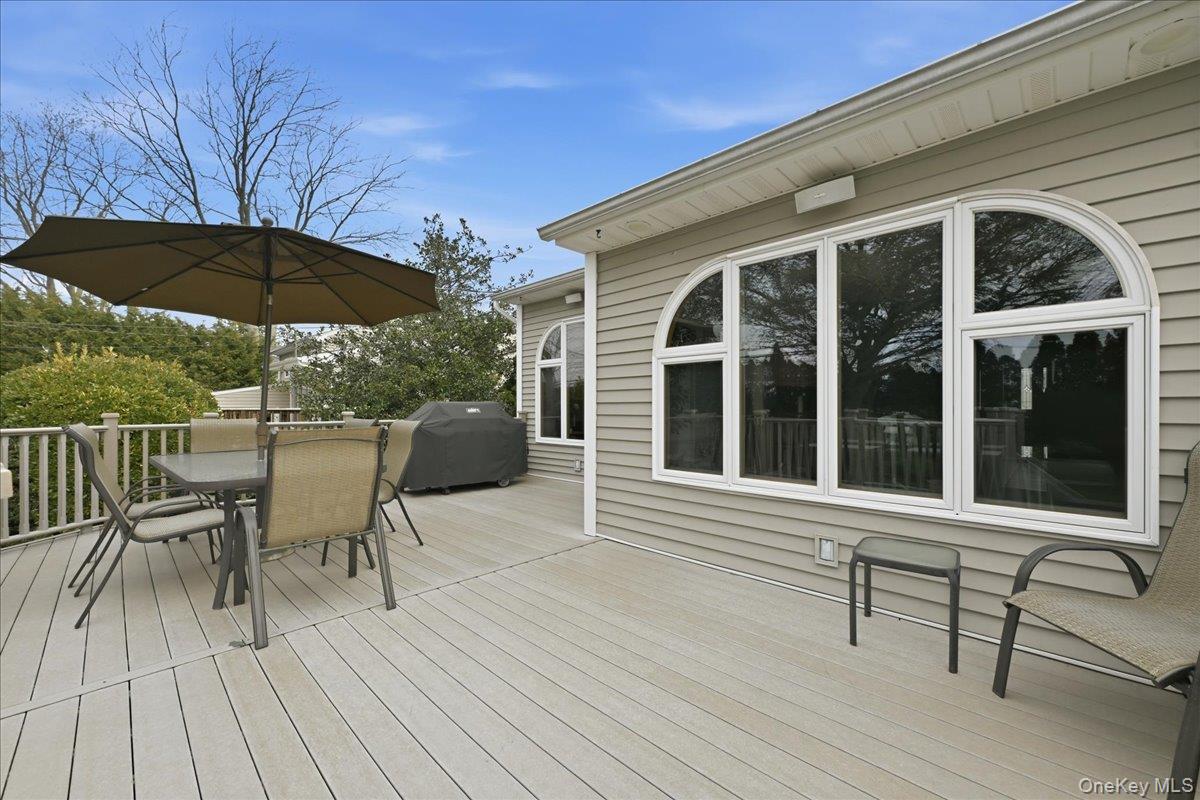 19 Keswick Lane Plainview, NY 11803 - Photo 40 of 50