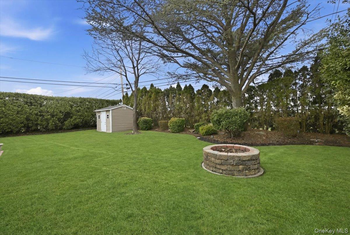 19 Keswick Lane Plainview, NY 11803 - Photo 43 of 50