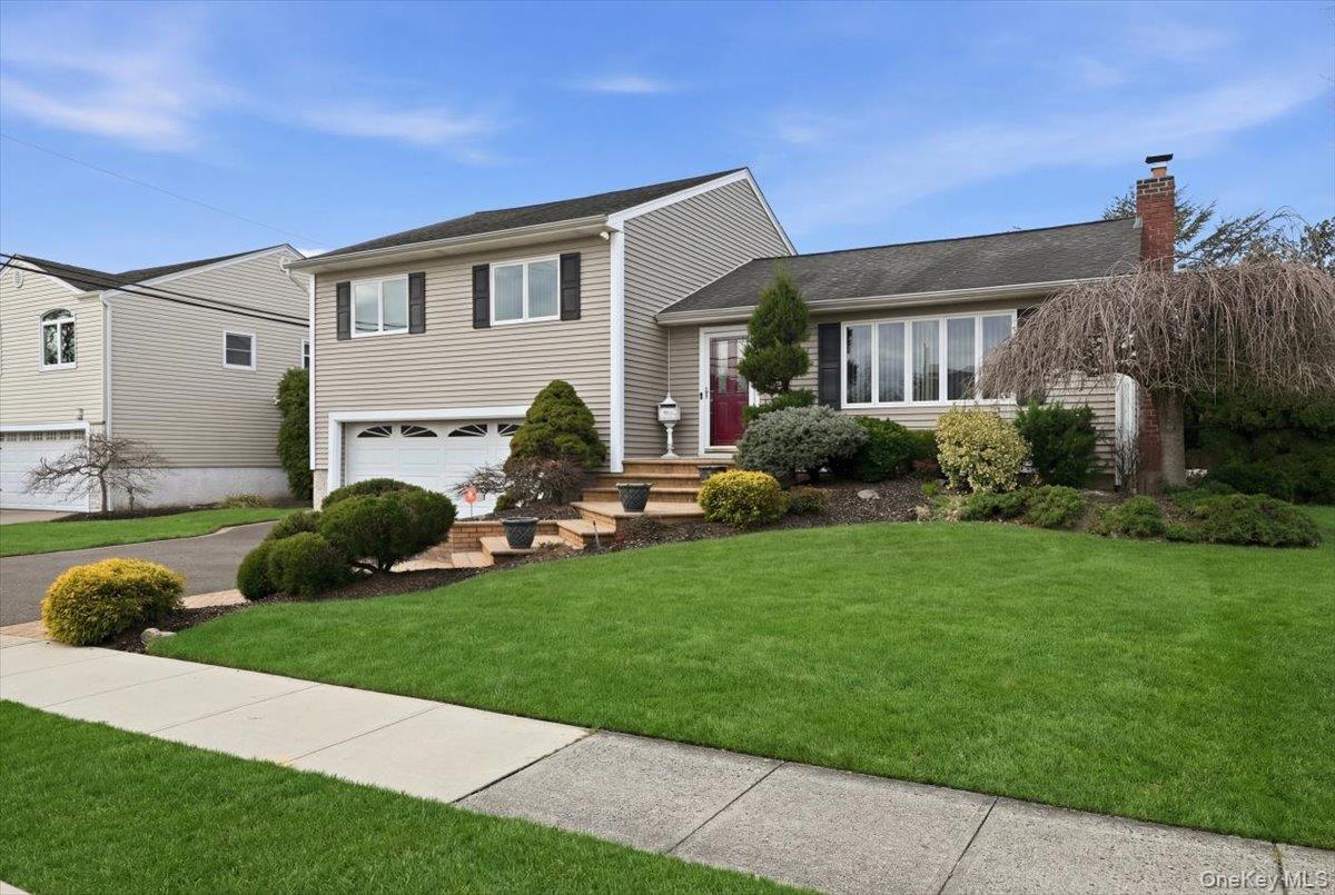 19 Keswick Lane Plainview, NY 11803 - Photo 5 of 50