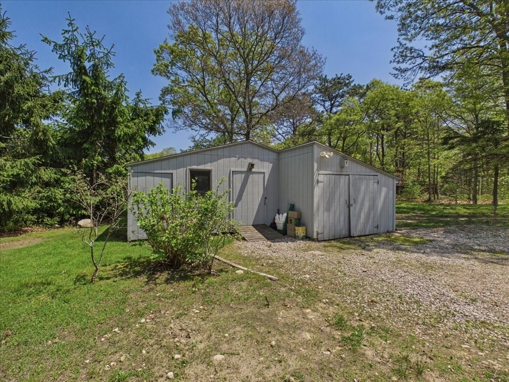 621 Locustfield Road Falmouth, MA 02536 - Photo 11 of 41