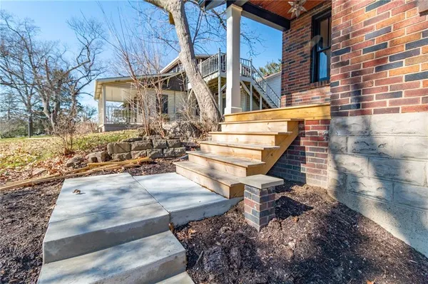 a view of a pathway with building