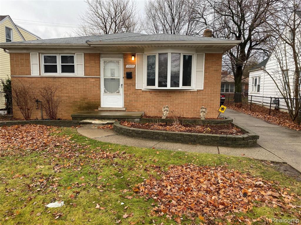 15830 Stephens Eastpointe, MI 48021 - Photo 2 of 23 Gallery Image 2