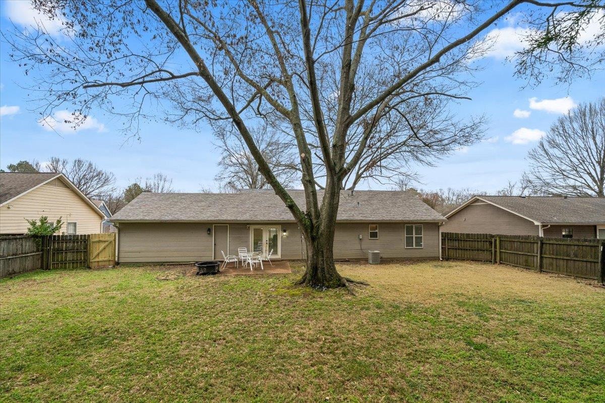 947 Hunters Retreat Drive Collierville, TN 38017 - Photo 18 of 24 a front view of a house with a yard